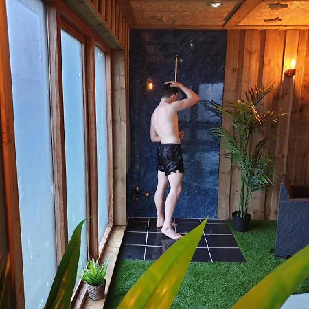 Crackin View Guest House เฮกแซม ภายนอก รูปภาพ